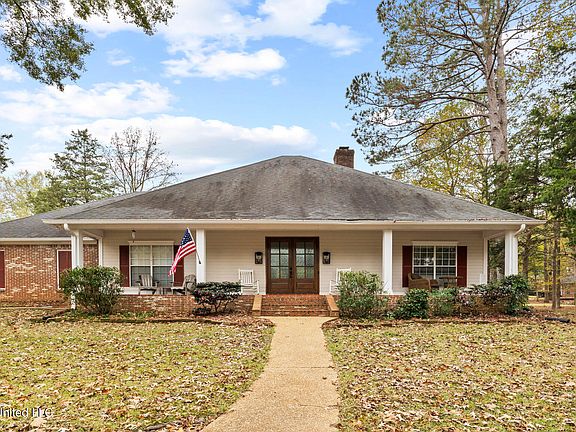 3rd image of 8 Charleston Ave