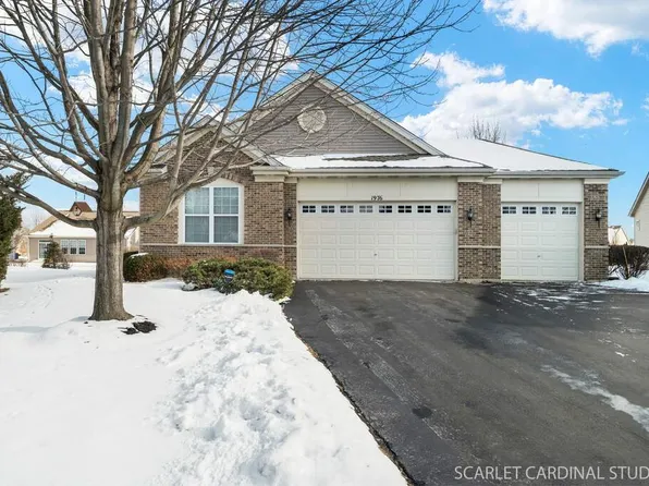 1976 Holloway Ct, Aurora, IL 60502