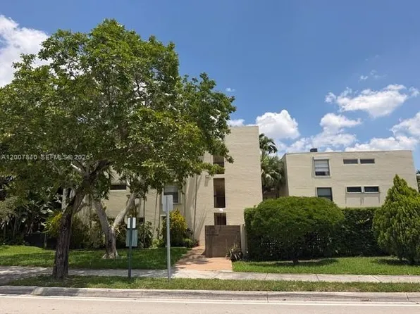 709 Curtiss Pkwy APT 20, Miami Springs, FL 33166