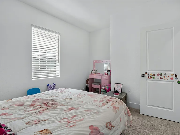 486 N Cloverdale Pl — Photo 11