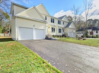 2 Manchester Pl #2, Natick, MA 01760