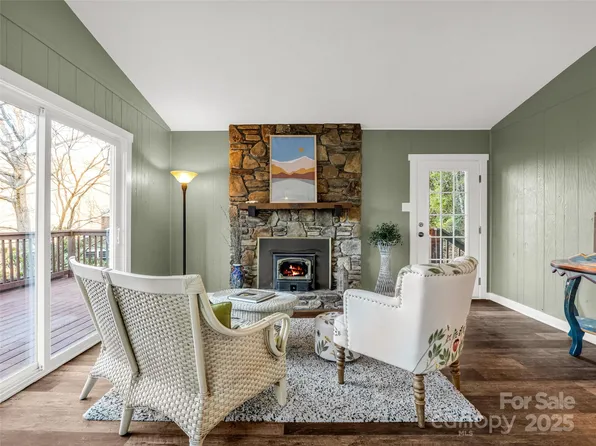 1625 Mountain Cove Rd, Black Mountain, NC 28711