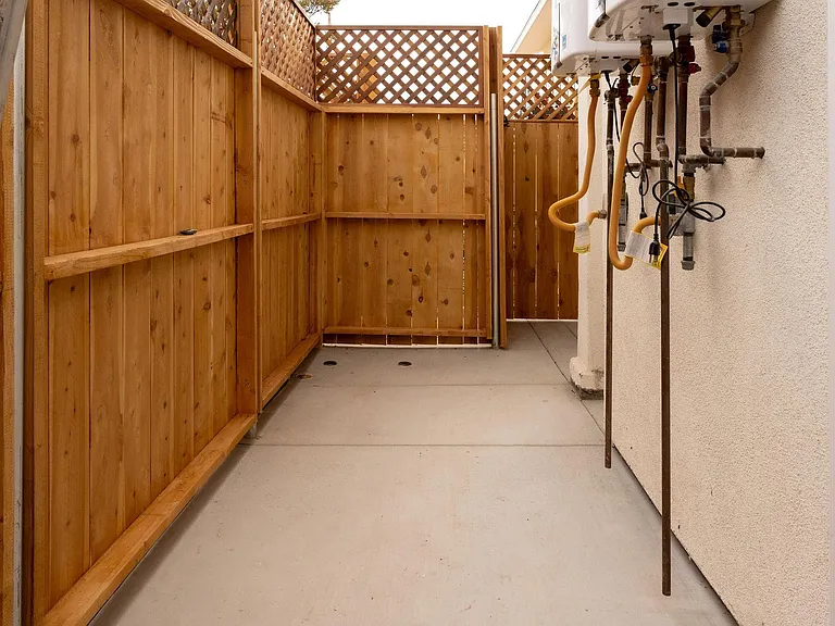 4772 Bancroft St — Photo 13