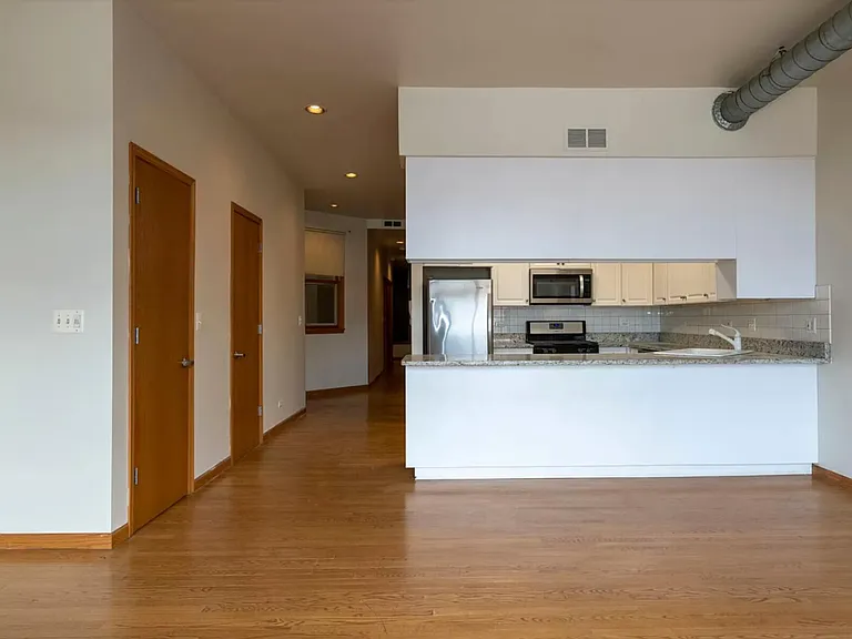 1166 W Grand Ave #2 — Photo 9