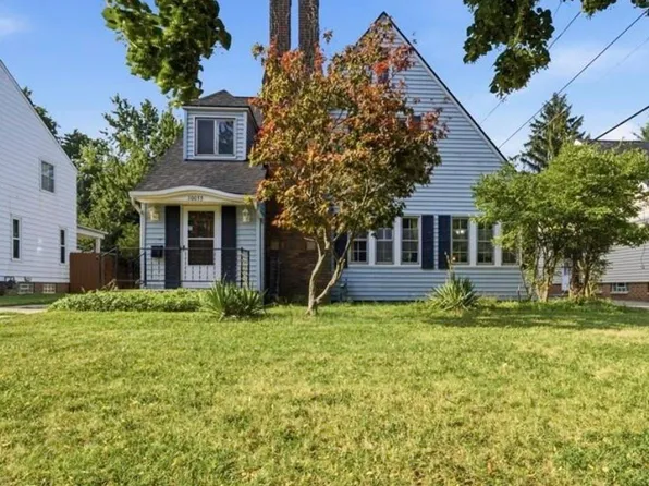 10033 Chesterfield Dr, Parma Heights, OH 44130