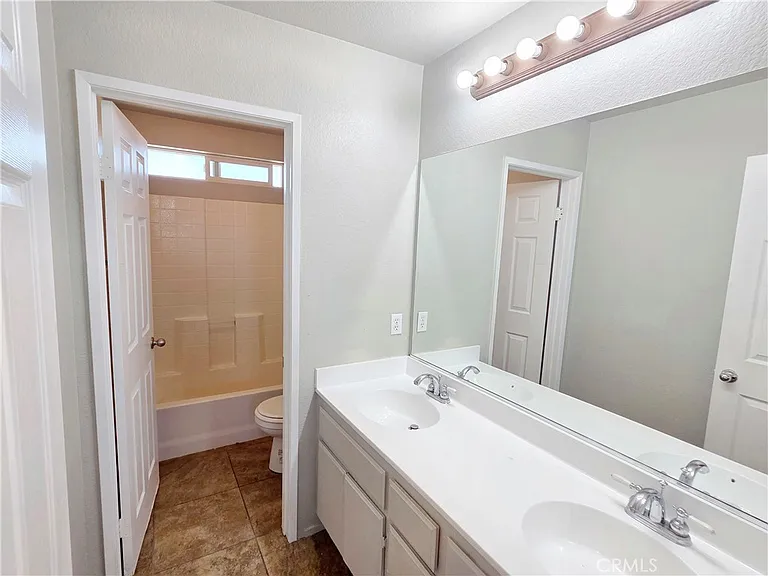15338 Baxter St — Photo 34
