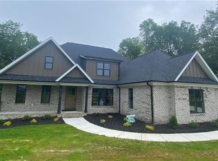 8190 Rob Roy Dr, Summerfield, NC 27358