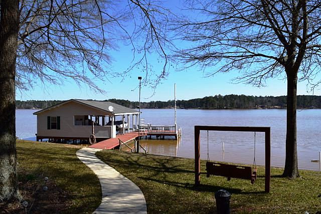 1st image of 138 Island Creek Dr NE