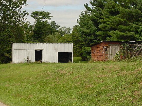 4th image of 851 Smith Ln