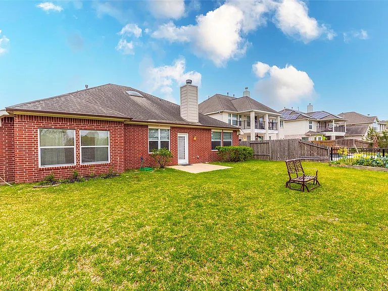 2201 Signal Hill Dr — Photo 43