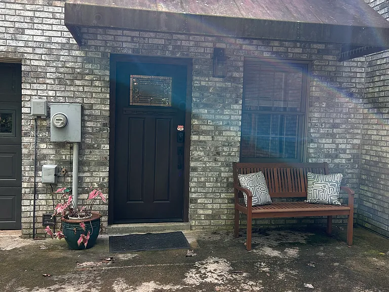 16 Foothills Rd — Photo 1