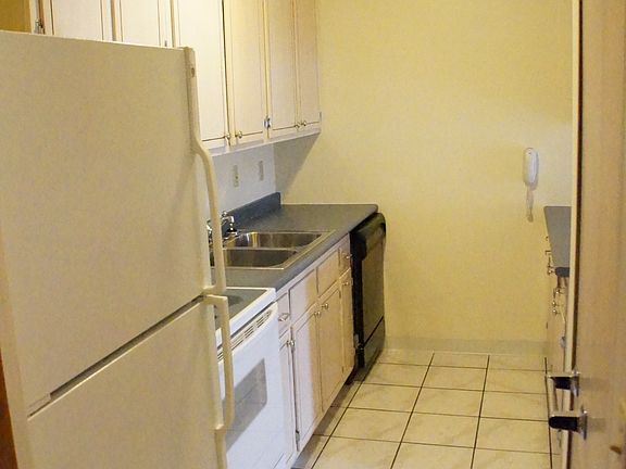 Functionable kitchen with lots of storage