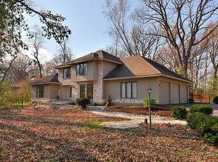 1S034 Normandy Woods Dr, Winfield, IL 60190