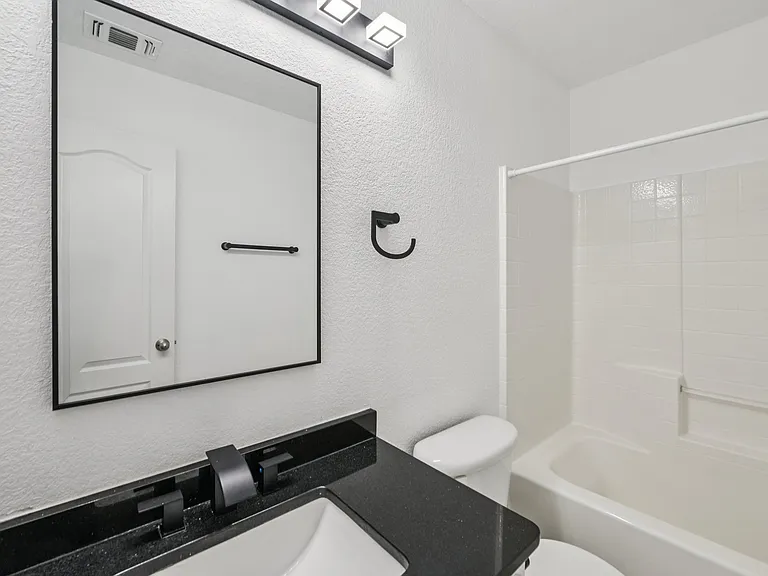 5609 Giddyup Ln — Photo 18