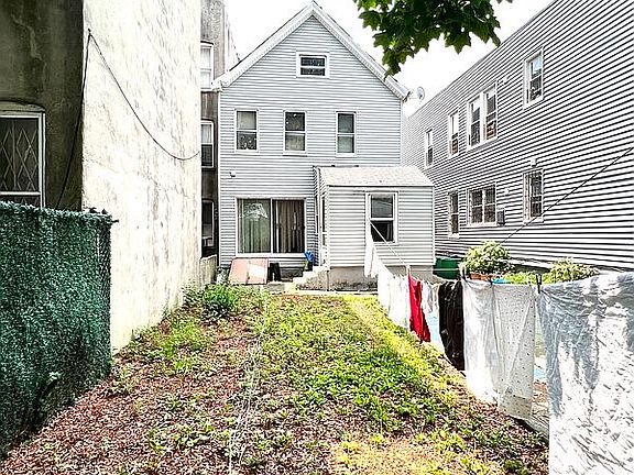 2nd image of 431 Lincoln Ave