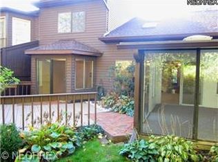 632 Hampton Ridge Dr, Akron, OH 44313