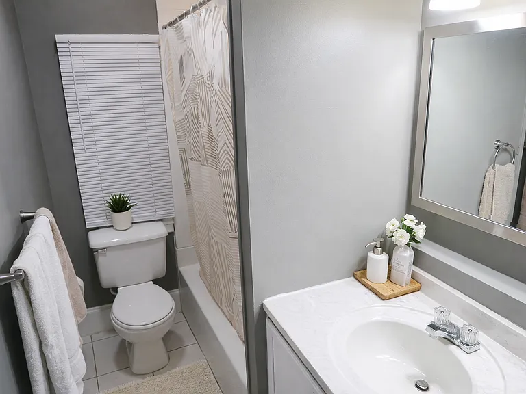 1515 Summit St — Photo 14