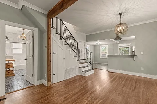 1315 S Evanston Ave — Photo 5
