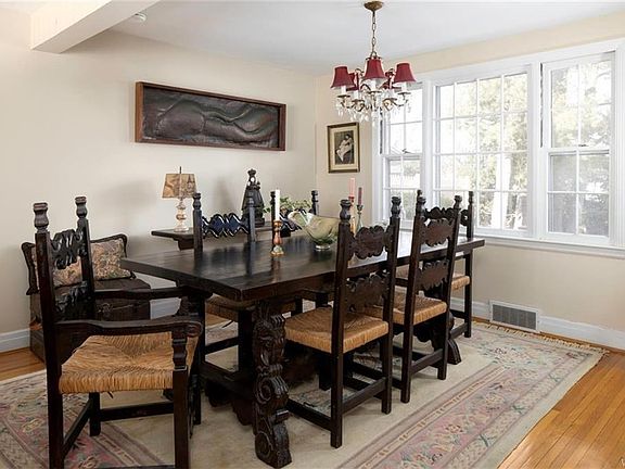 5th image of 130 Bondcroft Dr