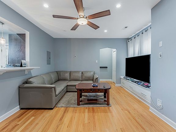4th image of 5717 N Kimball Ave APT 2N