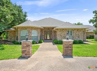 1204 Fairway Cir, Salado, TX 76571