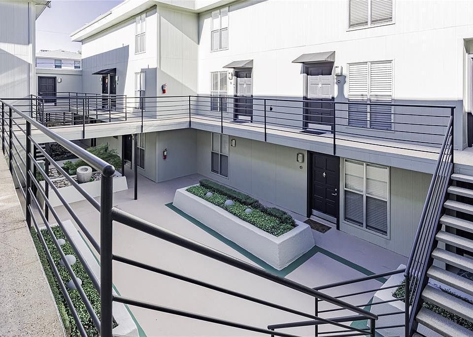 1st image of 4211 Holland Ave #302