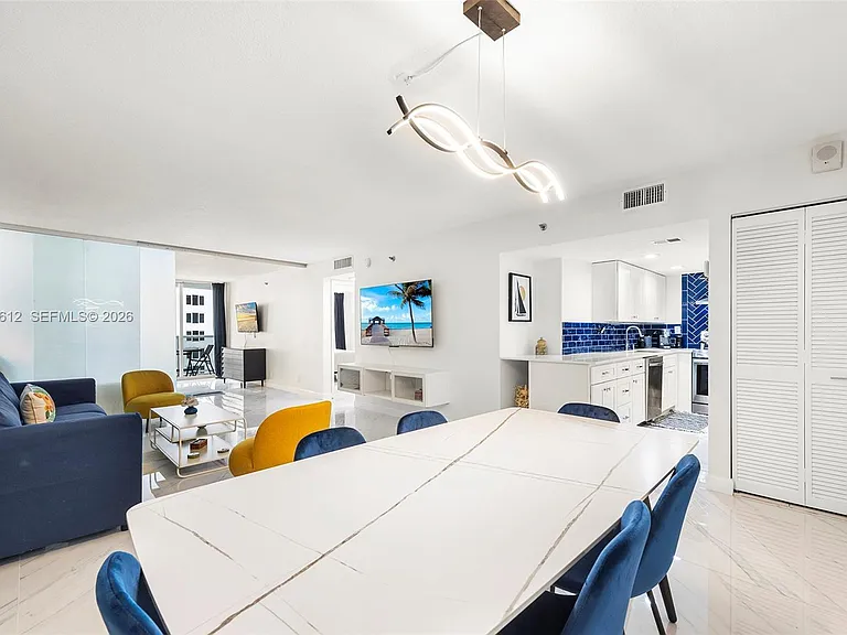 2401 Collins Ave #1007 — Photo 9