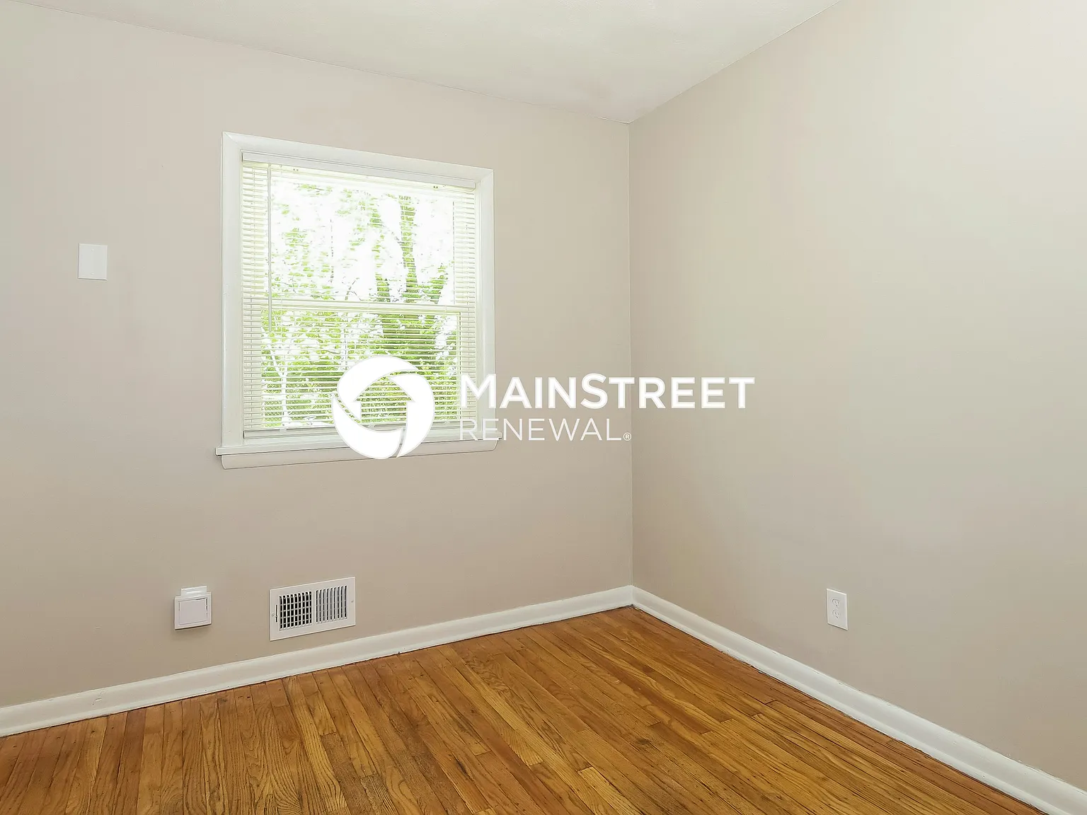 303 Elk River Dr — Photo 4