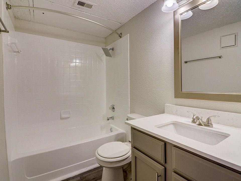 28-web-or-mls-Lake Park Rd-028