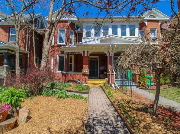 210 McDonnel St, Peterborough, ON K9H 2V9