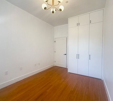 5th image of 280 Driggs Ave Ste 1