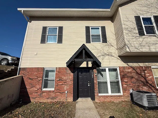 1101 Barrington Ln #1