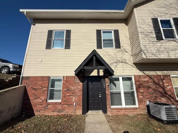1101 Barrington Ln #First, Saint Charles, MO 63301