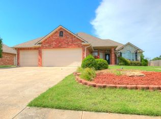 107 Southpointe Ave, Tuttle, OK 73089