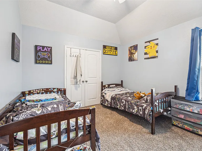 312 Brocks Ct — Photo 19