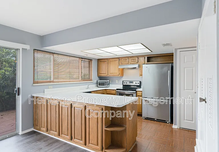10958 Crown Park — Photo 7