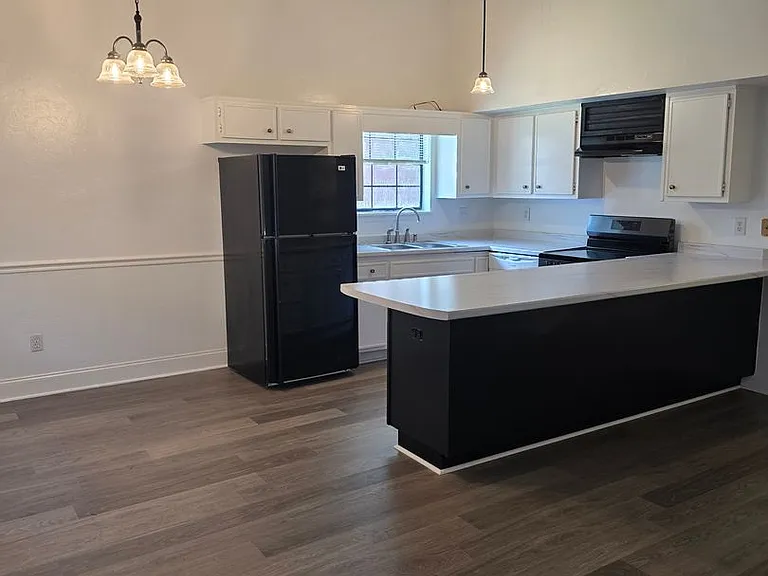2350 Hartsfield Way — Photo 2