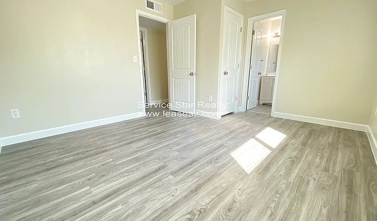5936 W Seldon Ln — Photo 11