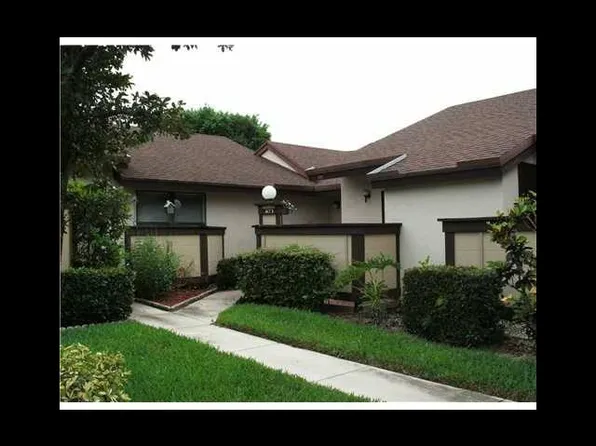 468 Long Bow Ct, Royal Palm Beach, FL 33411