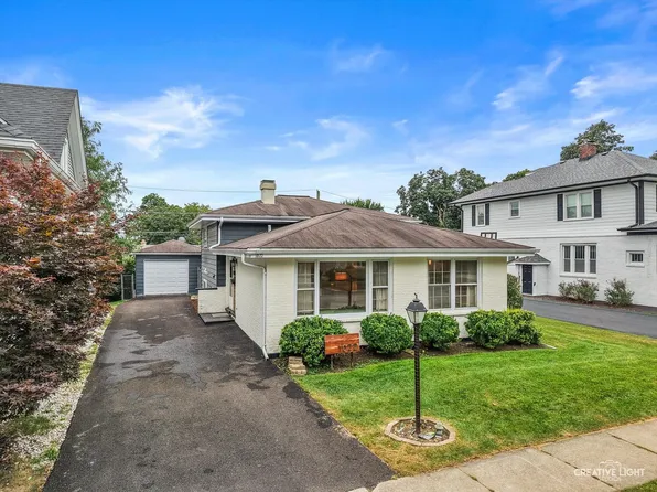 1022 E Jefferson Ave, Wheaton, IL 60187