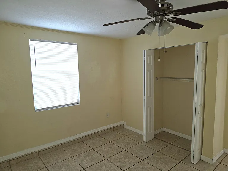 814 Poplar Dr #B — Photo 6