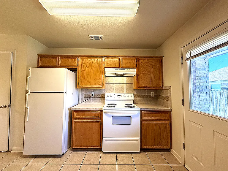 1304 Cinch Dr #B — Photo 7