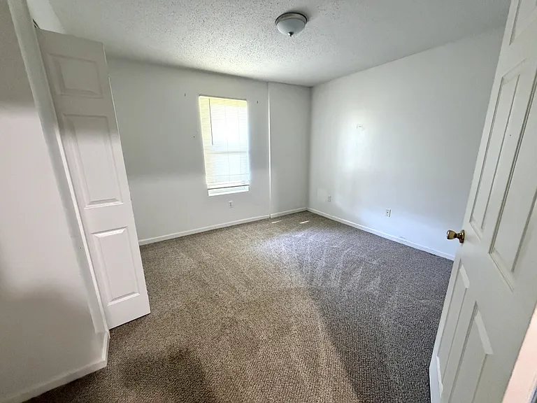 307 N Maple St — Photo 6