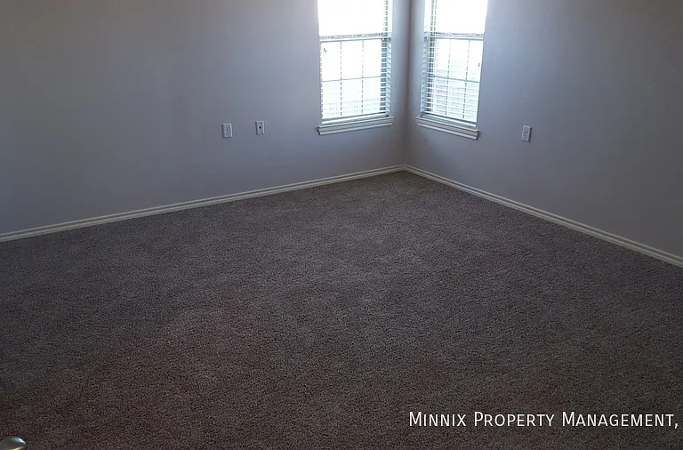 2220 99th St — Photo 30