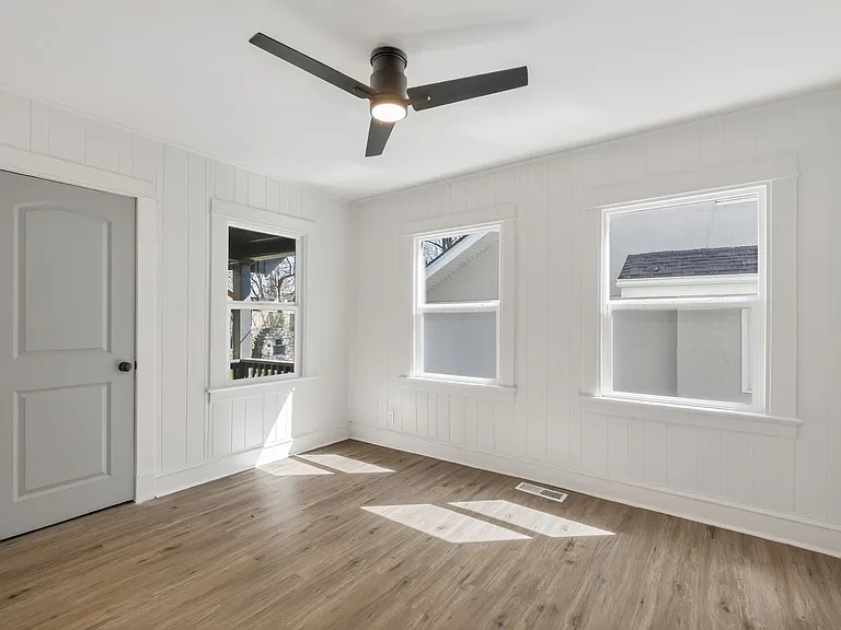 2711 Elmwood Ave — Photo 12