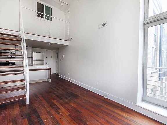 3rd image of 16 Meserole St #2AA