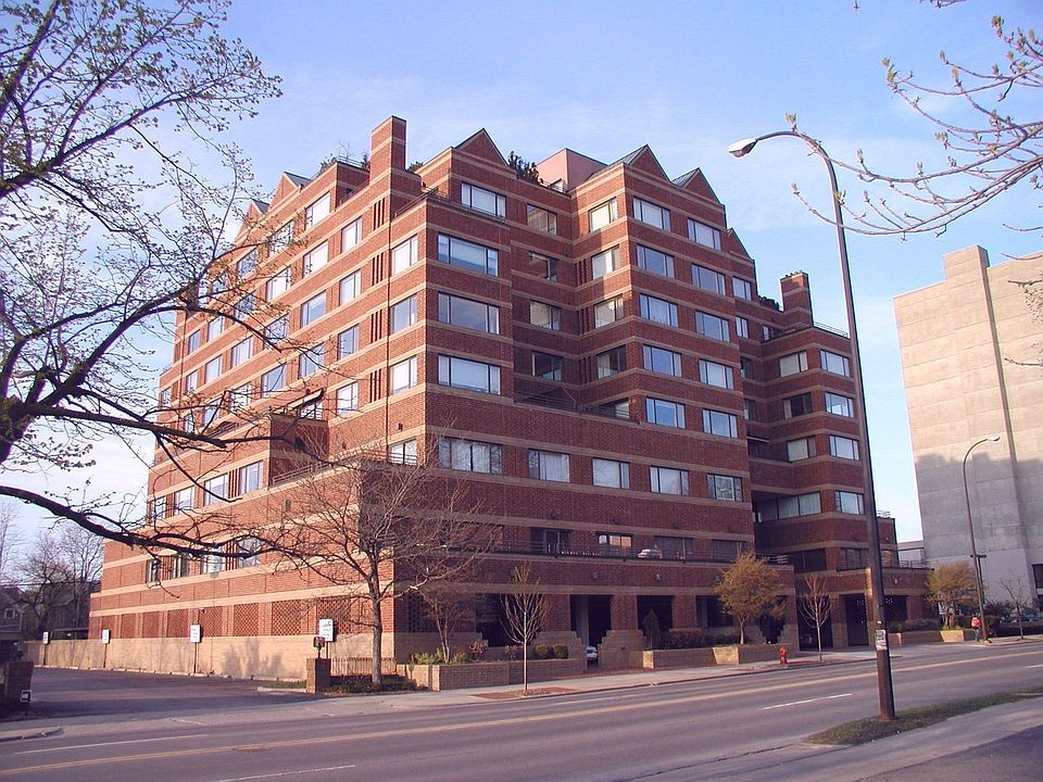 1st image of 505 E Huron St APT 407