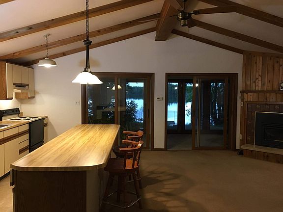 Kitchen & dining (mainhouse)