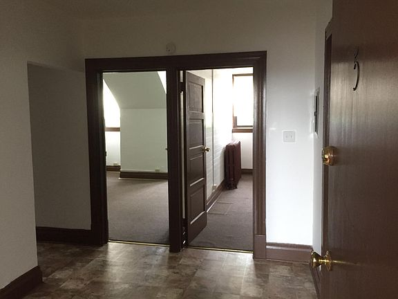 Entry room 