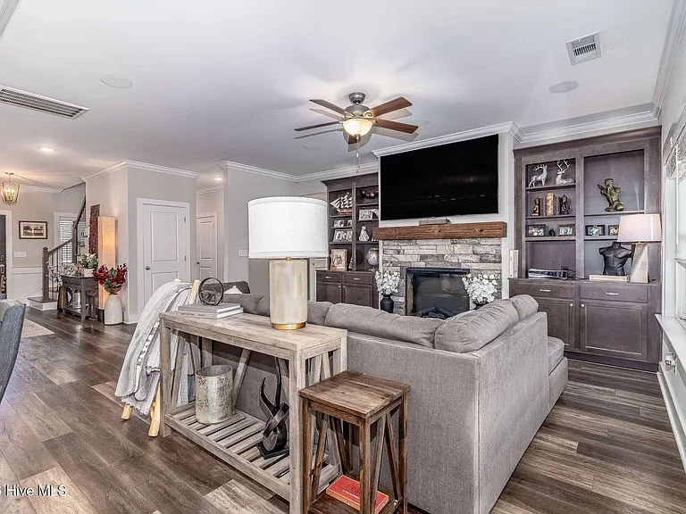 2630 Laurens St — Photo 10